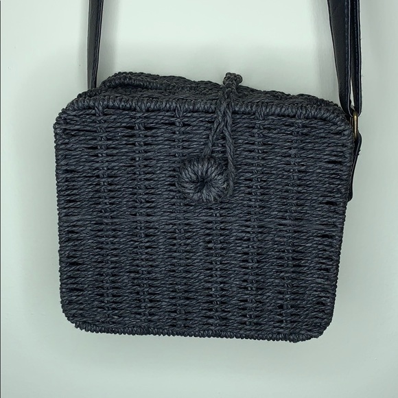 Black woven structured box crossbody - Picture 1 of 2